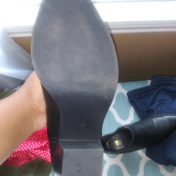 Black leather ankle boots size 7 in womans - Picture 5 of 5